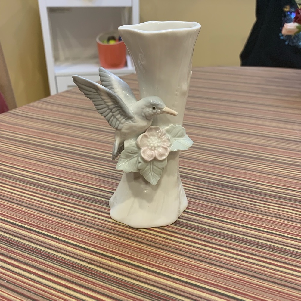 Japenese Otagiri Hummingbird Porcelain Vase